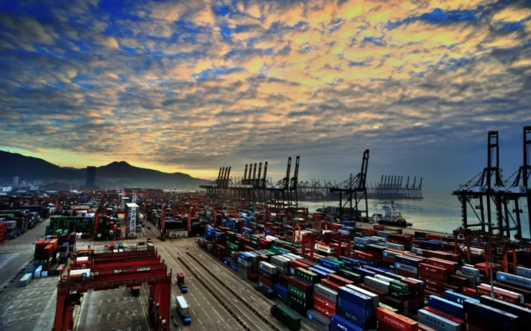 Yantian port - 1.png