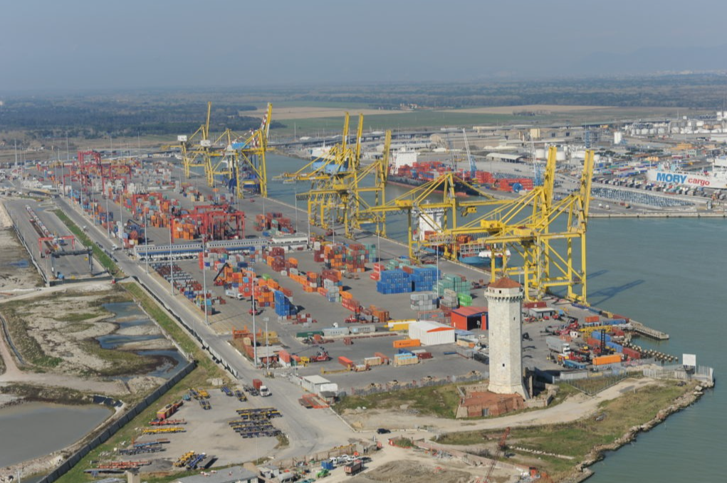 Terminal Darsena Toscana in Livorno, Italy.png