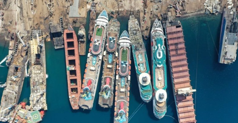 Container ship scrapping - 1.png