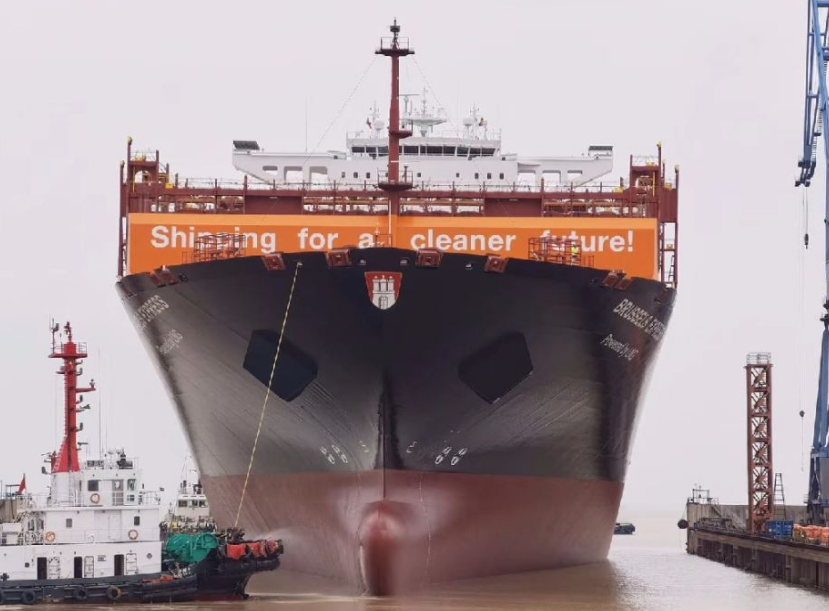 Hapag-Lloyd - shipping for a cleaner future.png