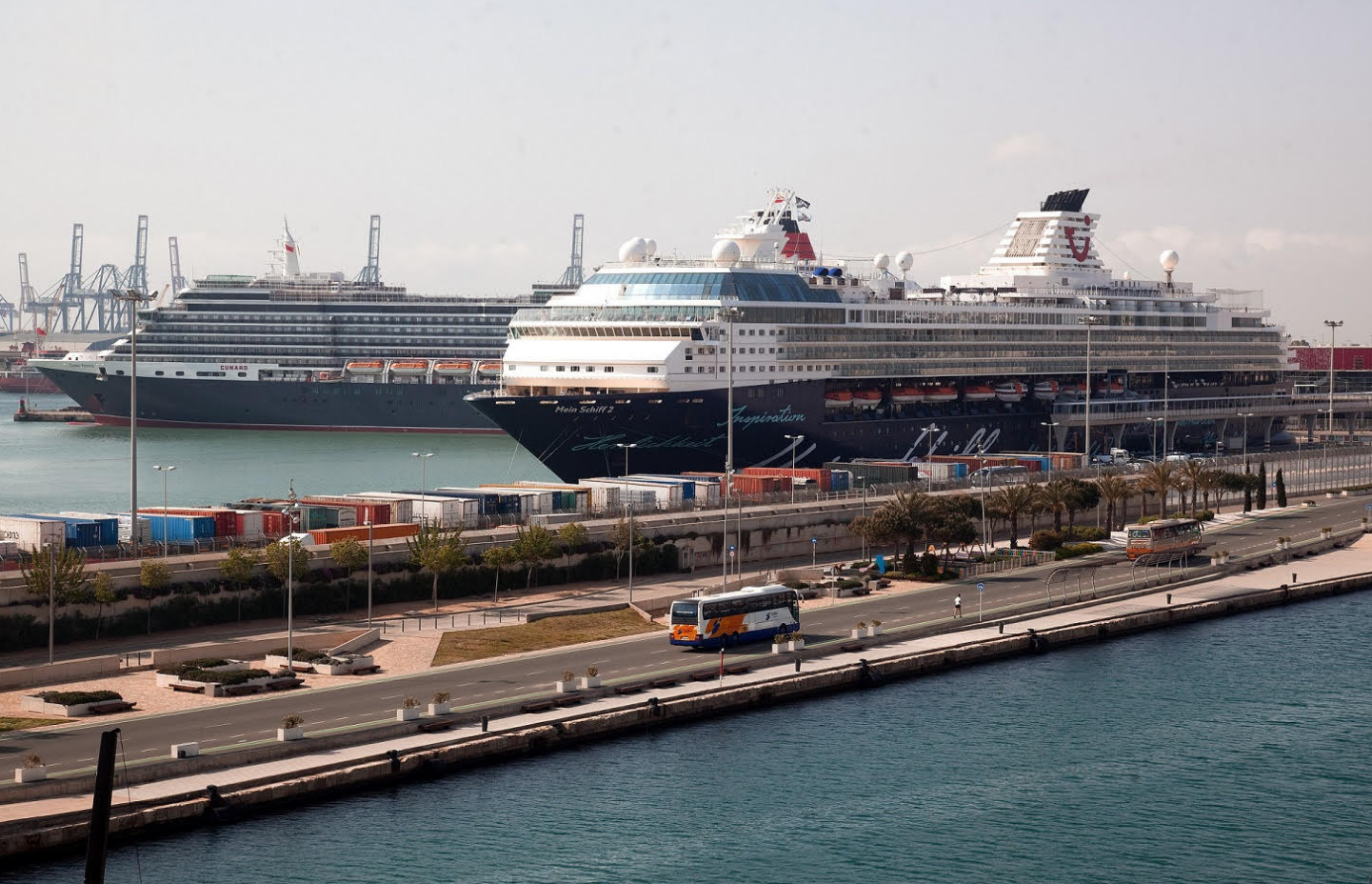 Valencia port - for passenger.png